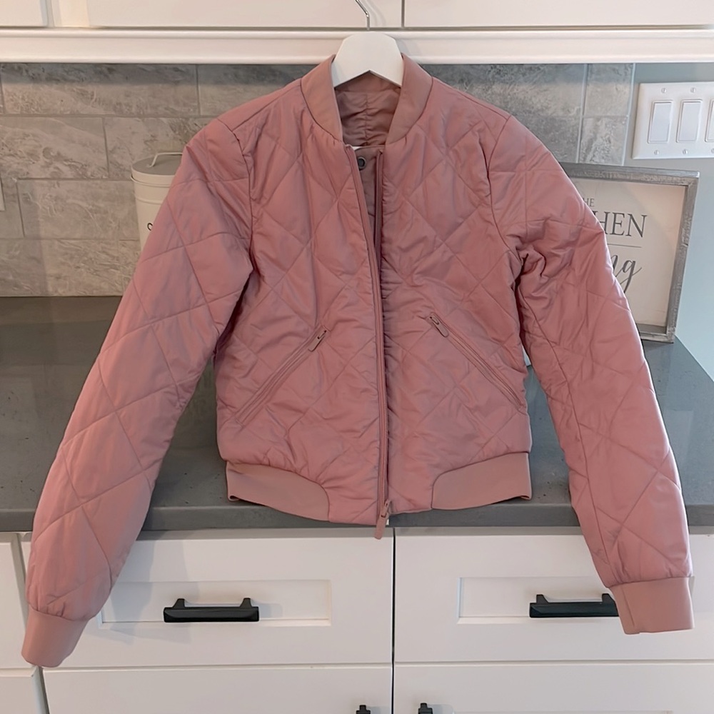 “Non-Stop” lululemon bomber!